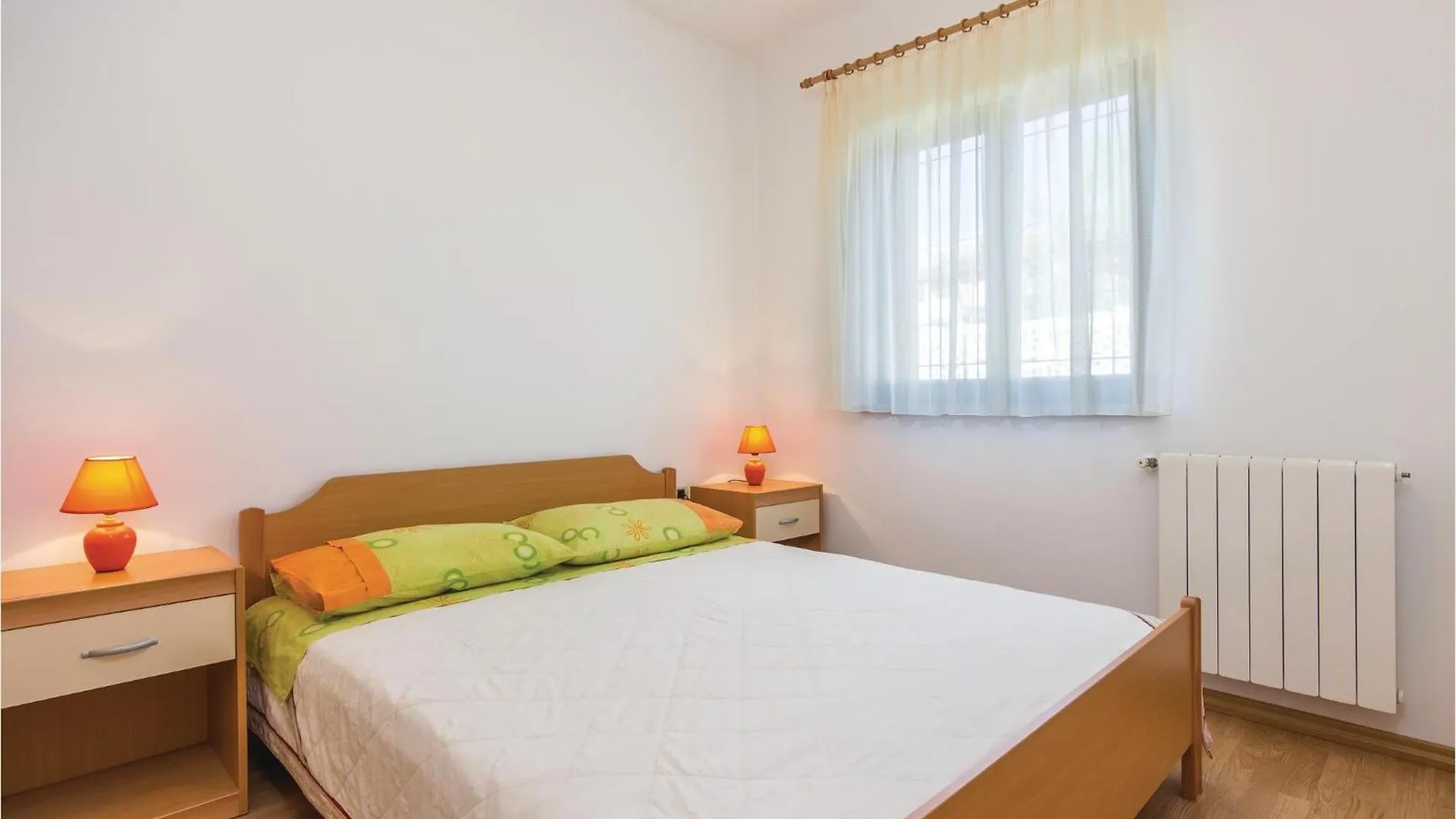 Beautiful Apartment In Porec With Kitchen Croácia